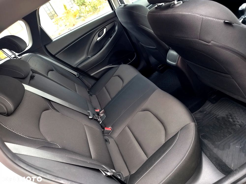 Hyundai i30 1.6 D Comfort - 15