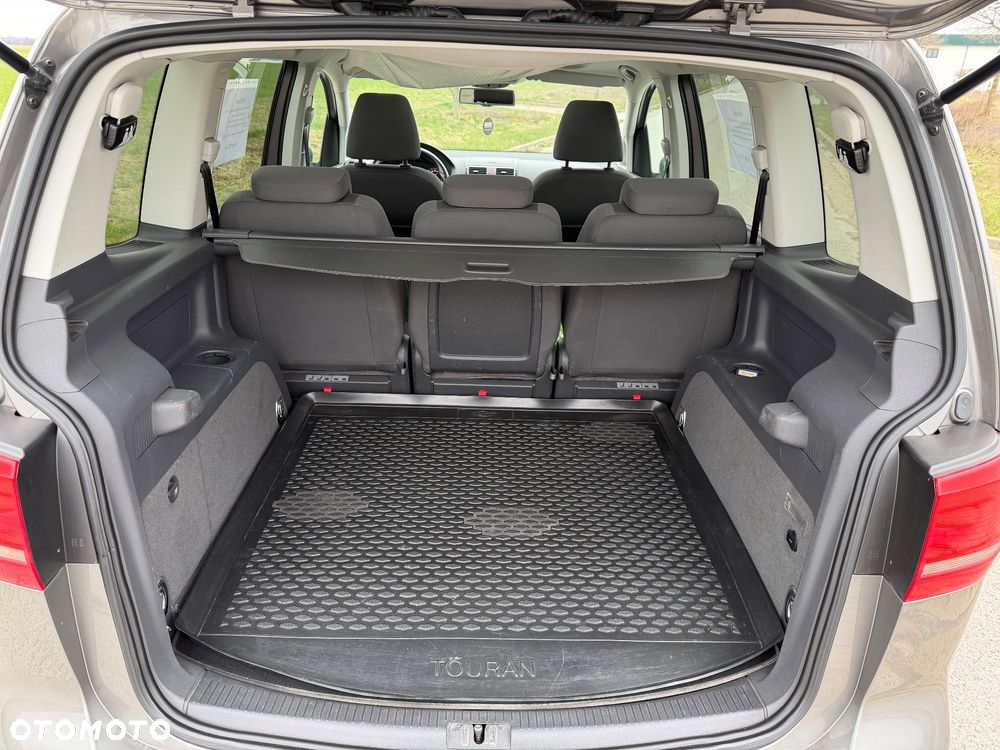 Volkswagen Touran 2.0 TDI Highline - 15