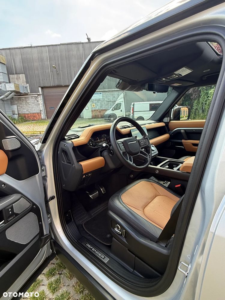 Land Rover Defender 3.0 D300 mHEV X - 11