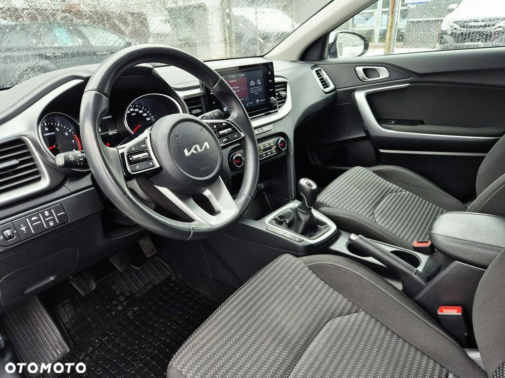 Kia Ceed 1.5 T-GDI M - 9