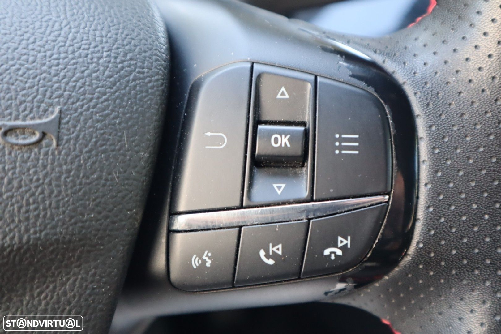 Ford Focus 1.0 EcoBoost MHEV ST-Line - 28