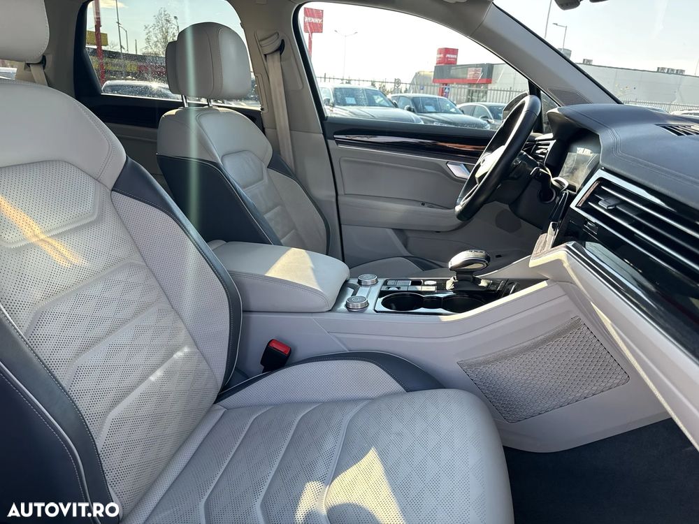 Volkswagen Touareg V6 TDI 4MOTION Elegance - 23