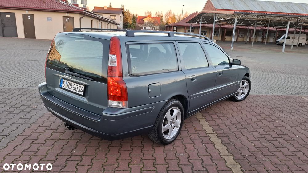 Volvo V70 2.4 Momentum - 21