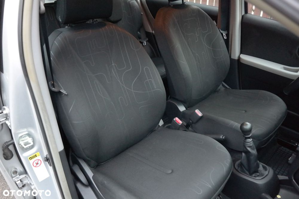 Toyota Yaris - 16