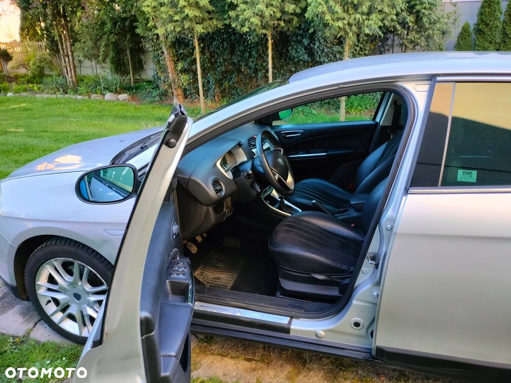 Lancia Delta 1.9 MJ TB Platino - 7