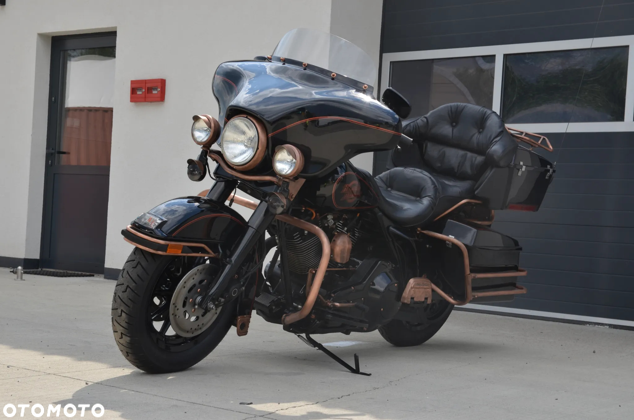 Harley-Davidson FLH Electra Glide - 24