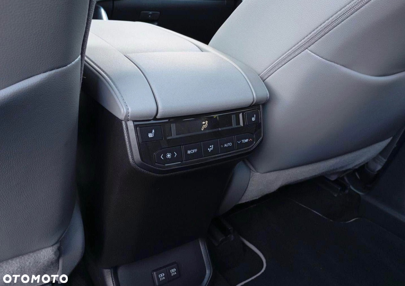 Toyota Highlander 2.5 Hybrid Executive - 14