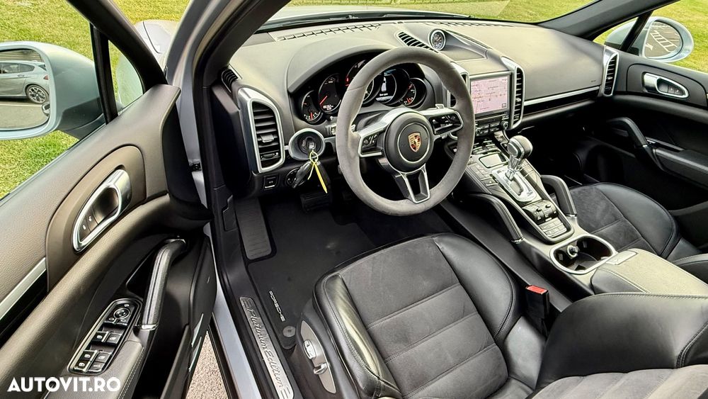 Porsche Cayenne Platinum Edition - 6