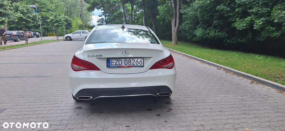 Mercedes-Benz CLA 250 7G-DCT Peak Edition - 2