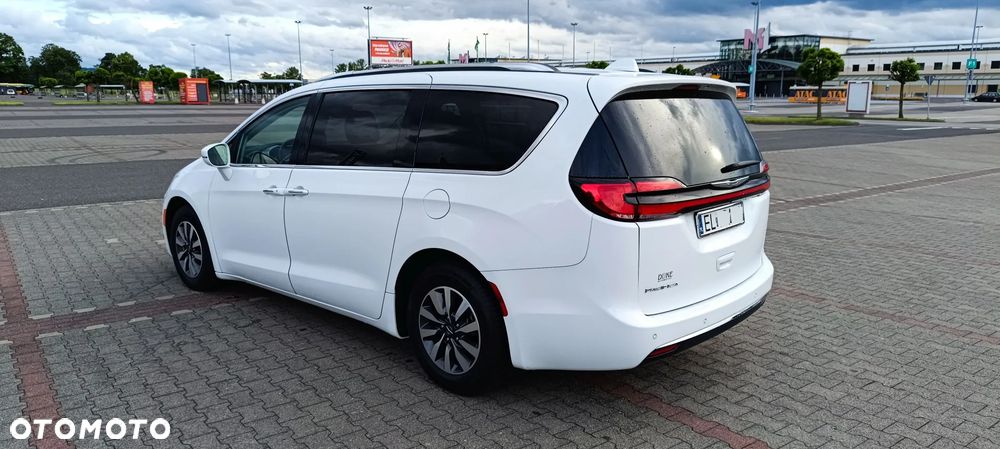 Chrysler Pacifica - 4