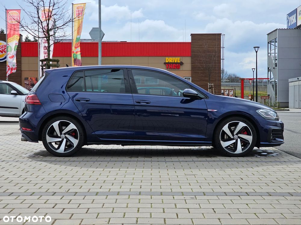 Volkswagen Golf - 3