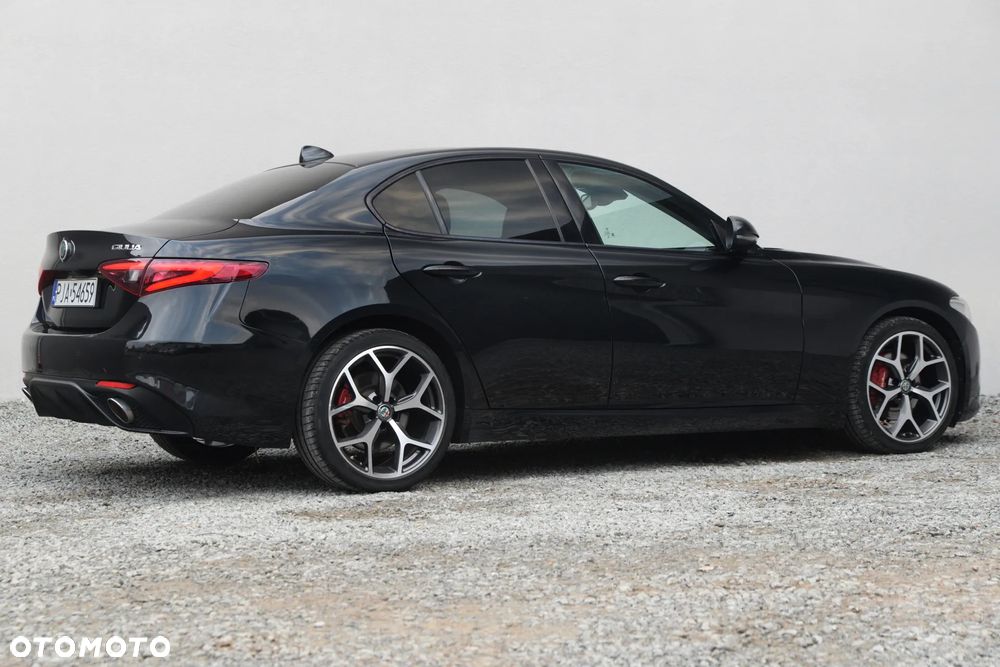 Alfa Romeo Giulia - 4