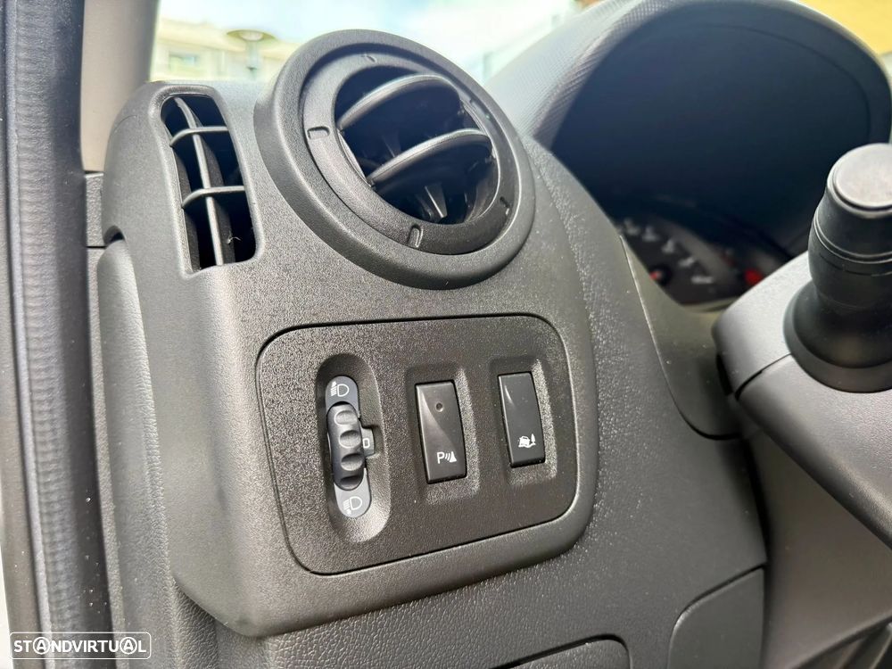 Renault Master 2.3DCI L2H2 135cv 3 Lugares - 28