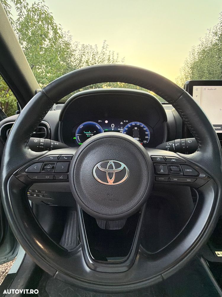 Toyota Yaris Cross - 12
