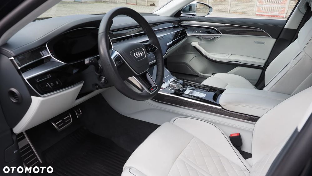 Audi S8 - 14