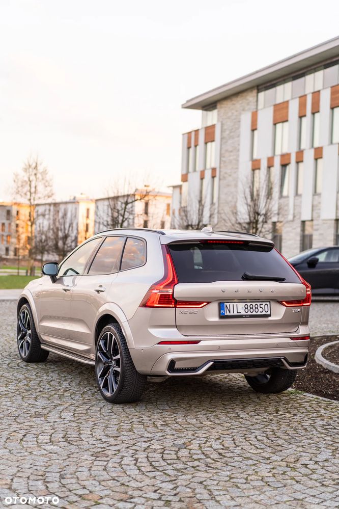 Volvo XC 60 T8 Plug-In Hybrid AWD Ultimate Dark - 11