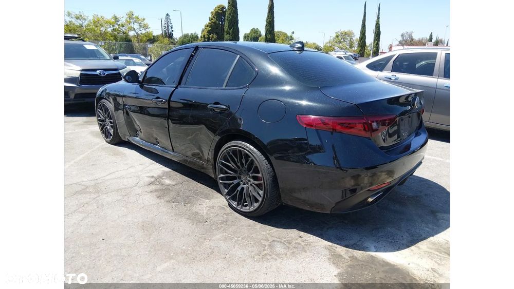 Alfa Romeo Giulia - 4