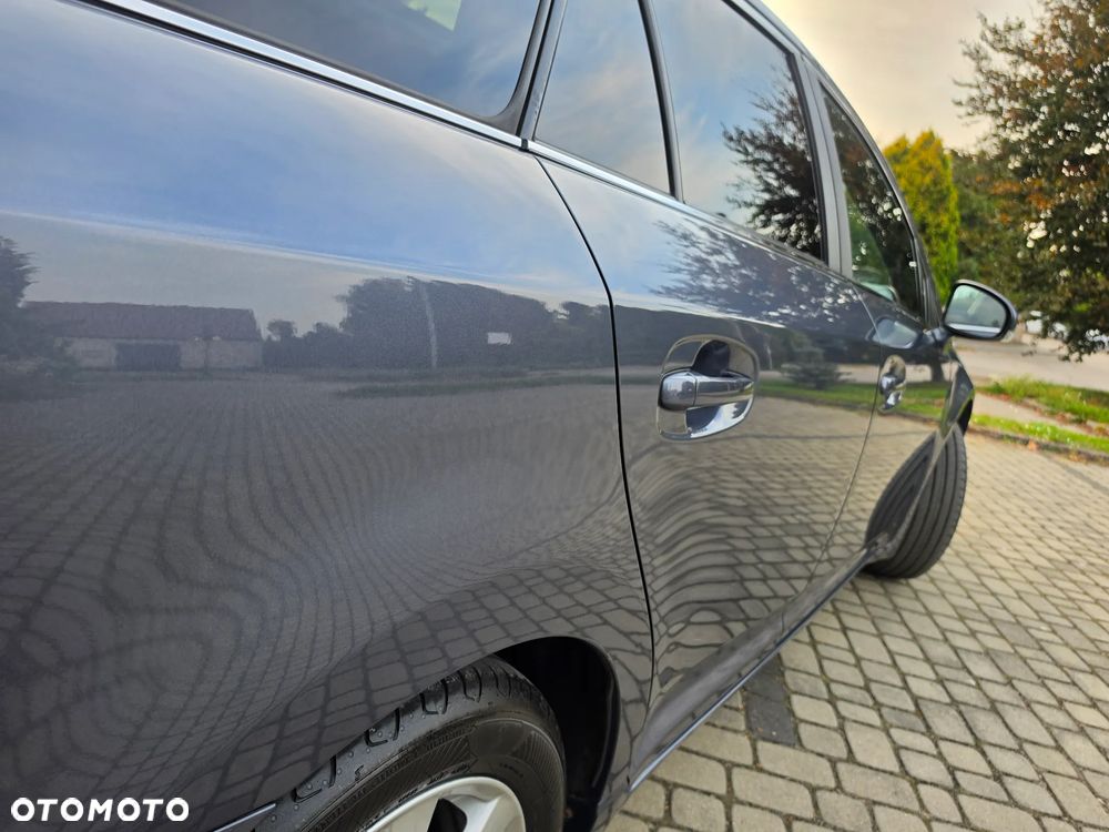 Toyota Avensis 2.0 Executive - 9