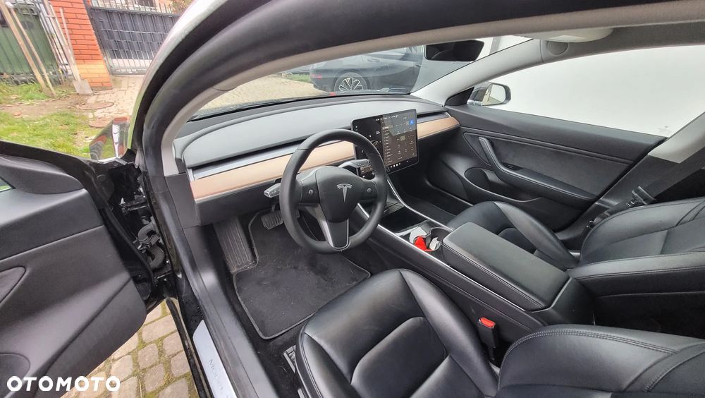 Tesla Model 3 - 14