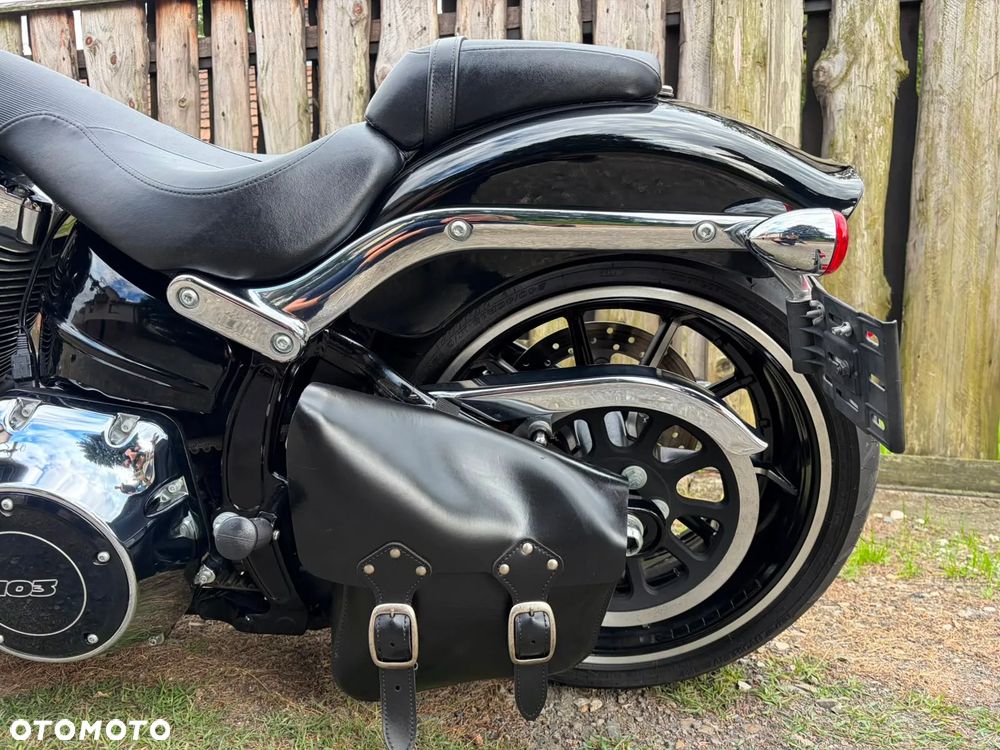 Harley-Davidson FXSB Breakout - 11