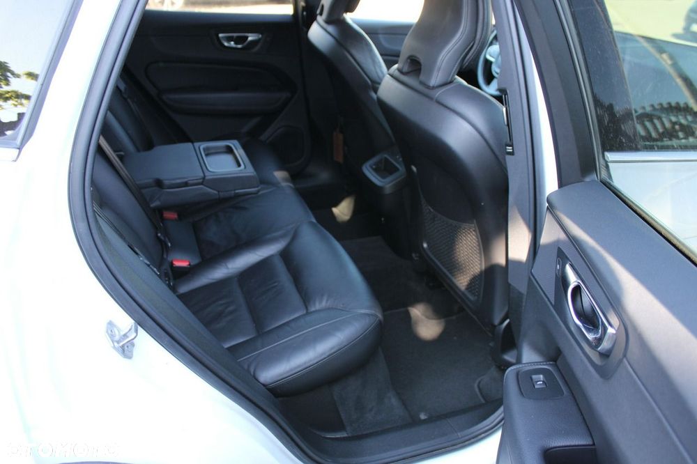 Volvo XC 60 - 32