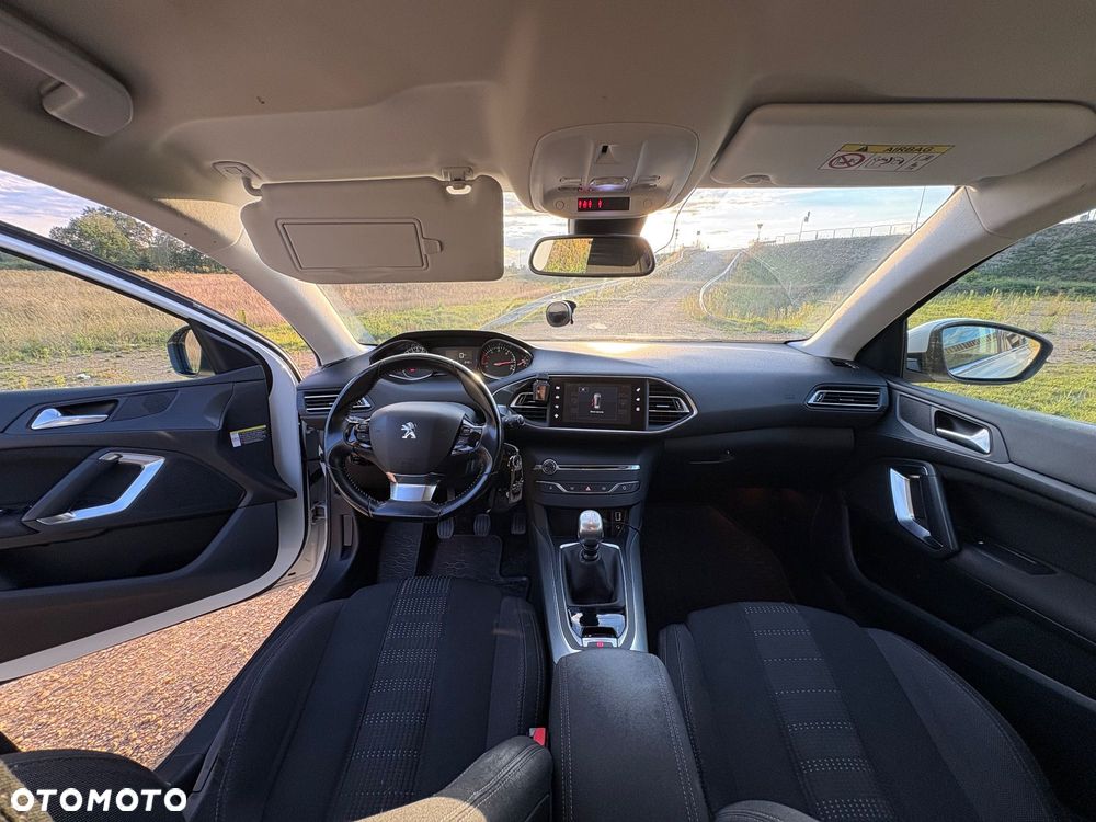 Peugeot 308 1.6 BlueHDi Allure S&S - 25