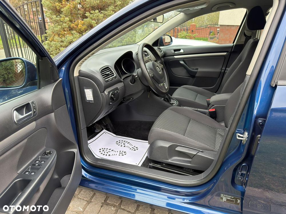 Volkswagen Golf - 28