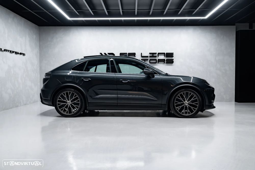 Porsche Macan Electric 4 - 9