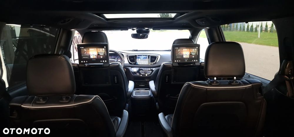 Chrysler Pacifica - 22