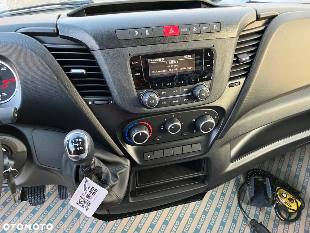 Iveco 3.0 Daily 35C18 kontener winda 750kg - 22