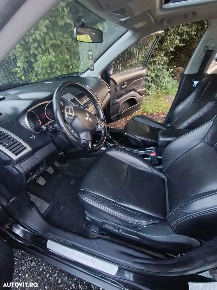 Mitsubishi Outlander - 15