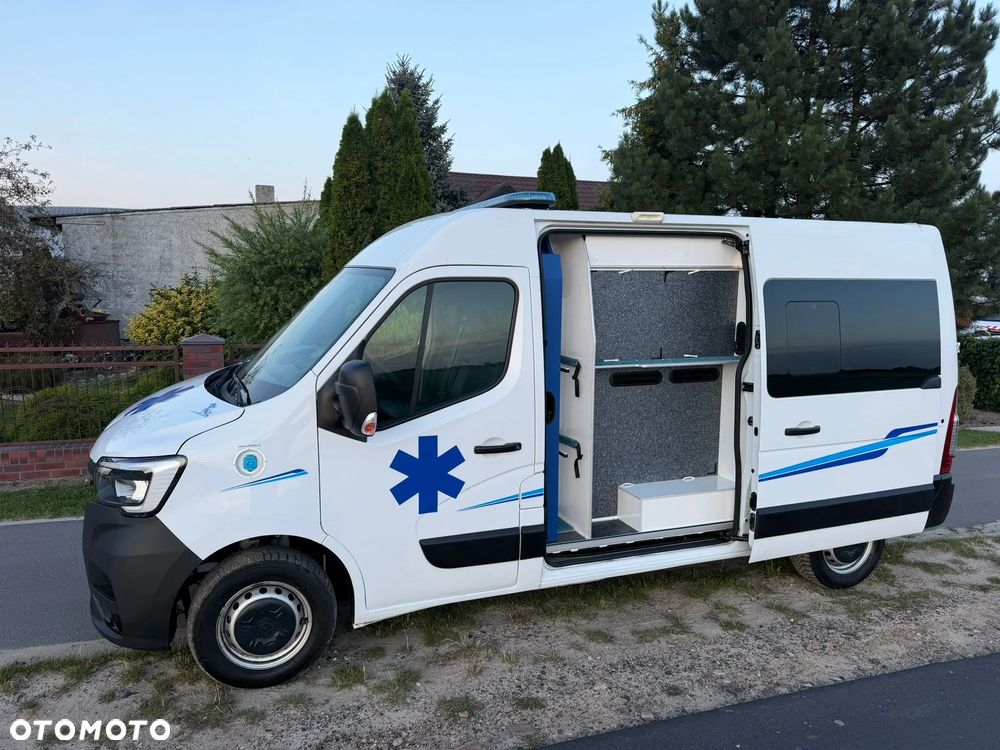 Renault MASTER _ 2024r _ KARETKA, AMBULANS _ 2.3 DCI 165KM _ 5 Osobowy - 21