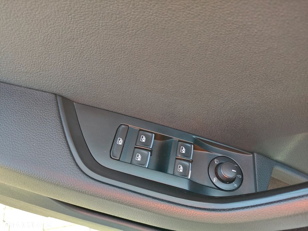 Skoda Superb 2.0 TDI DSG Premium Edition - 28