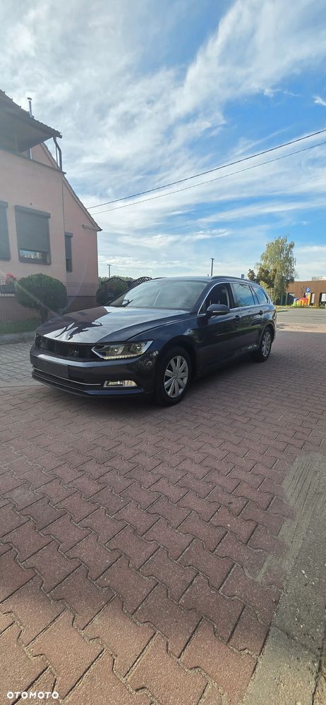 Volkswagen Passat - 2