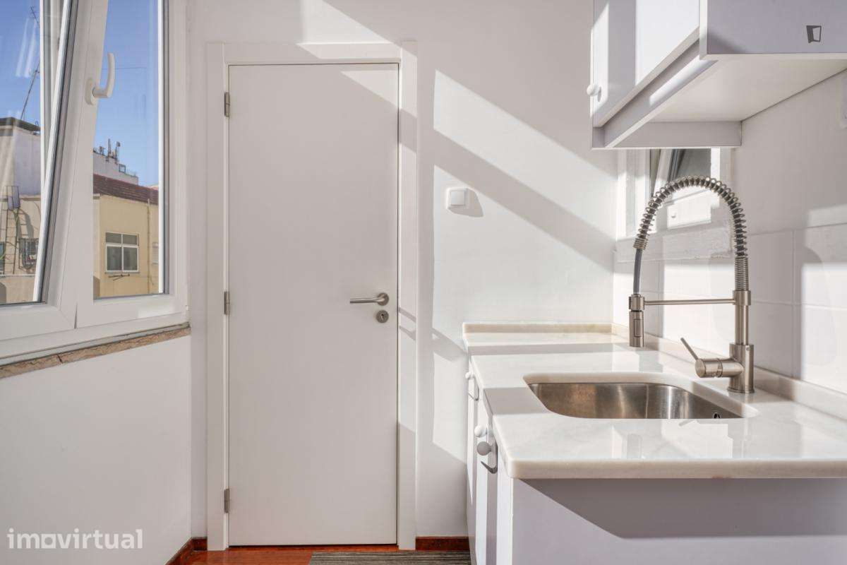 Quarto - localizado em Alameda Lisbon - Grande imagem: 5/21
