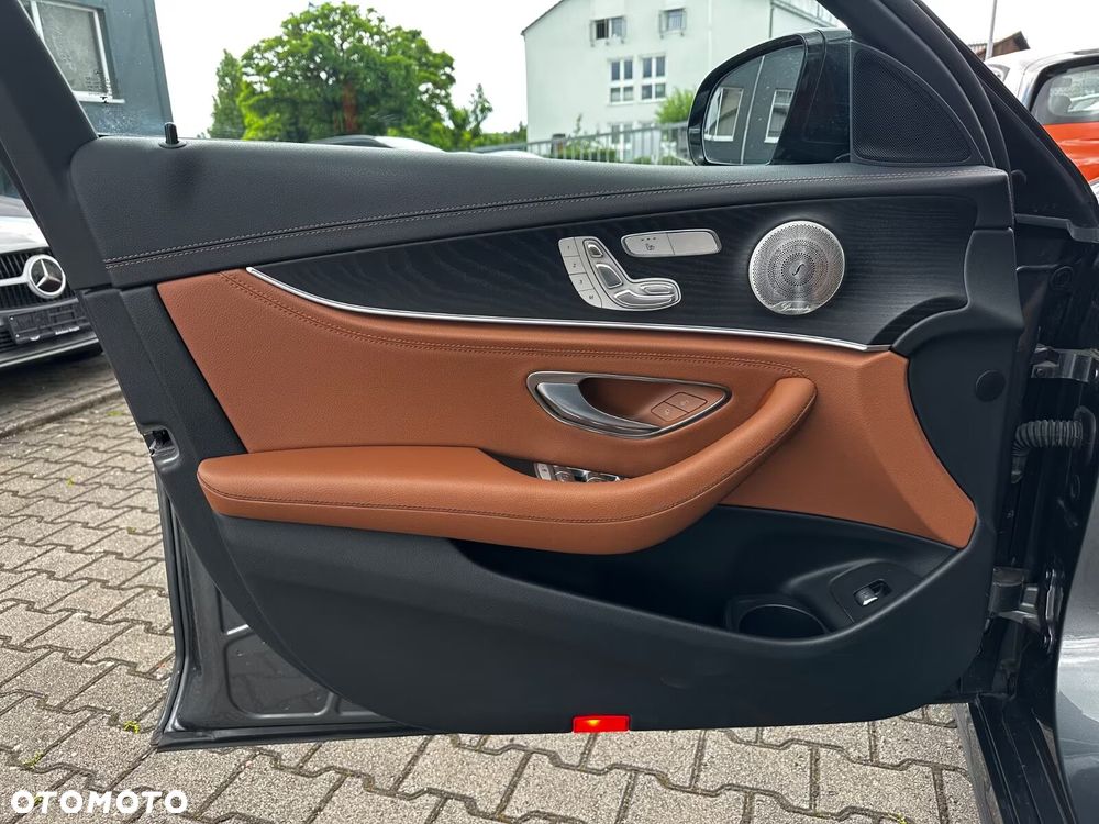 Mercedes-Benz Klasa E - 14