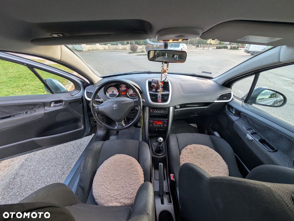 Peugeot 207 - 18