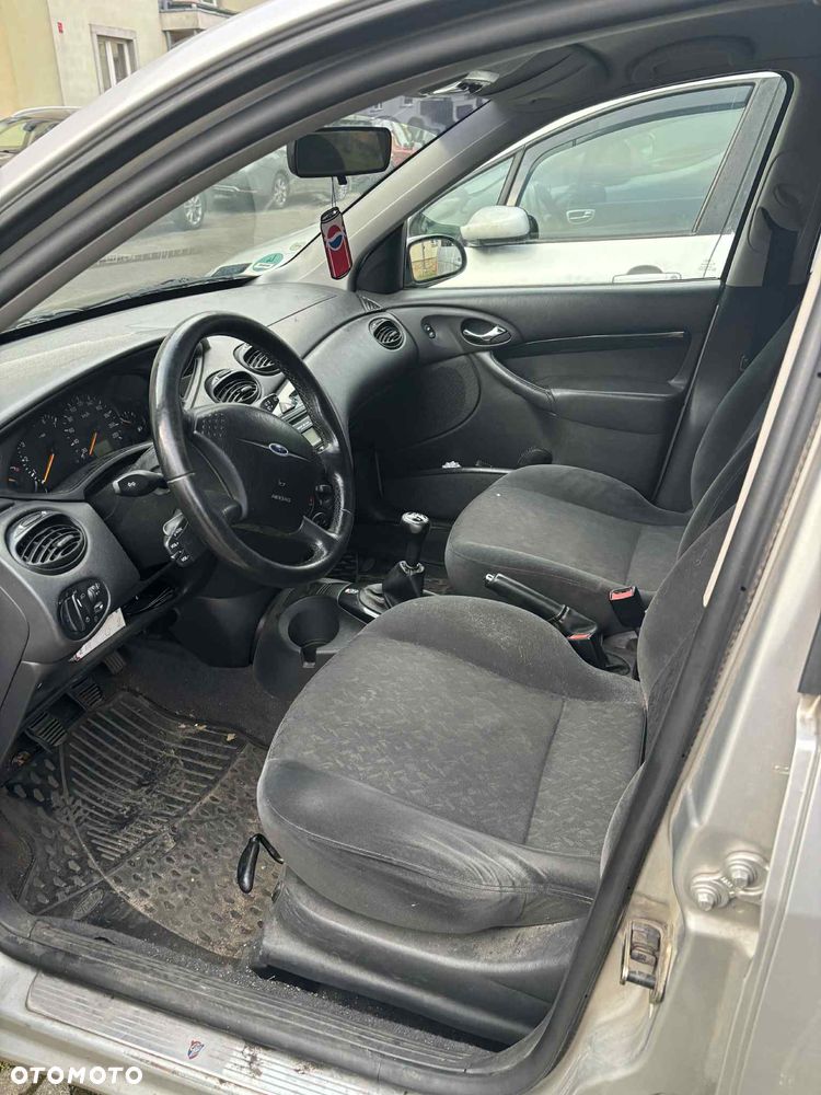 Ford Focus 1.6 Futura - 5