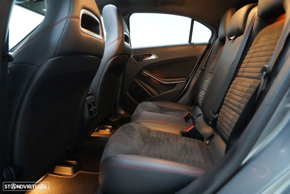 Mercedes-Benz A 45 AMG 4-Matic - 8