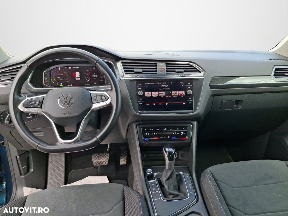 Volkswagen Tiguan - 11