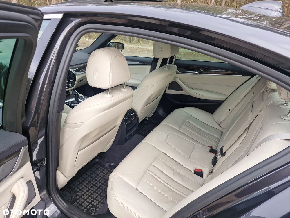 BMW Seria 5 530i M Sport Edition - 12