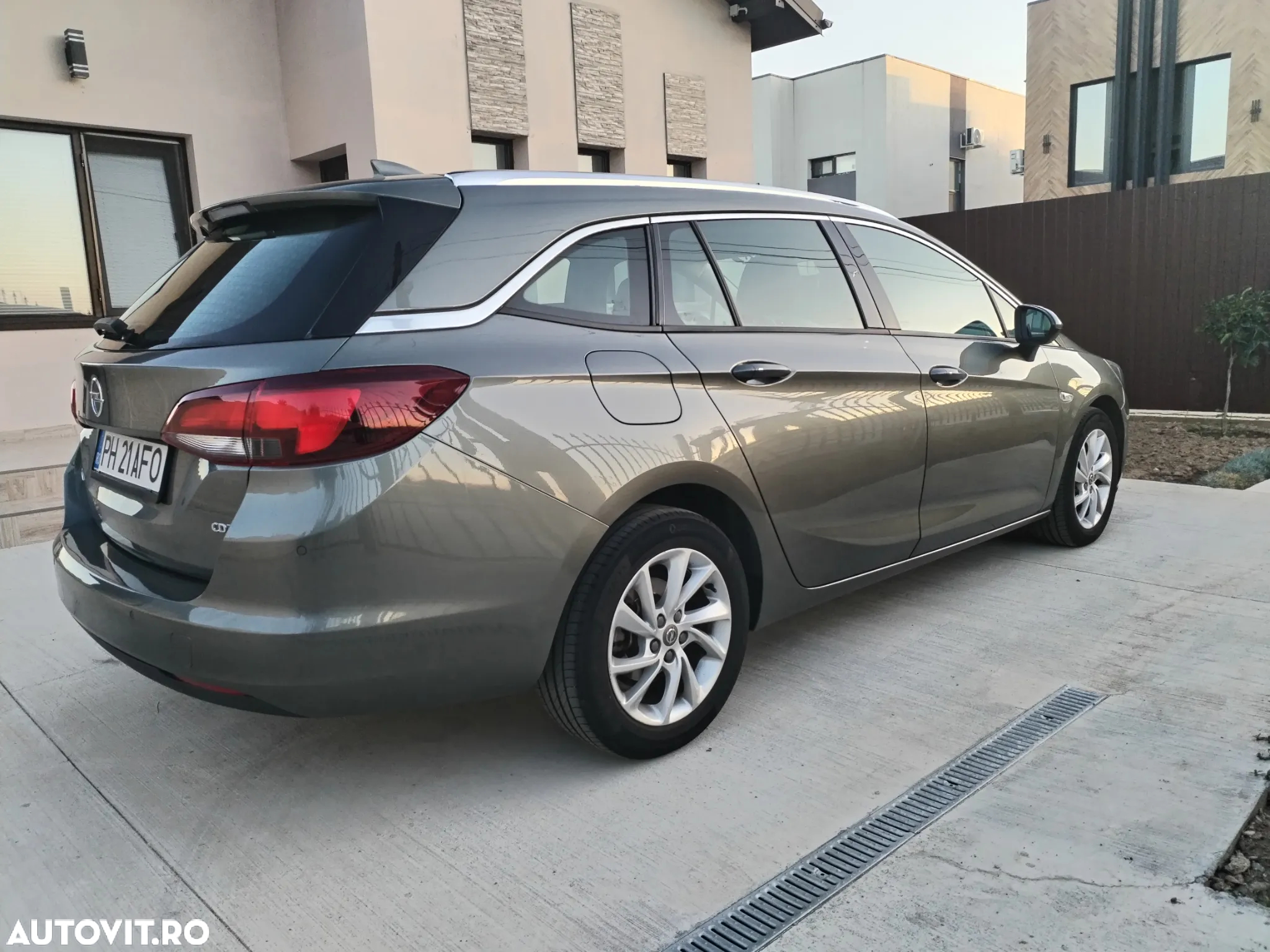 Opel Astra 1.6 D (CDTI) Sports Tourer Innovation - 10