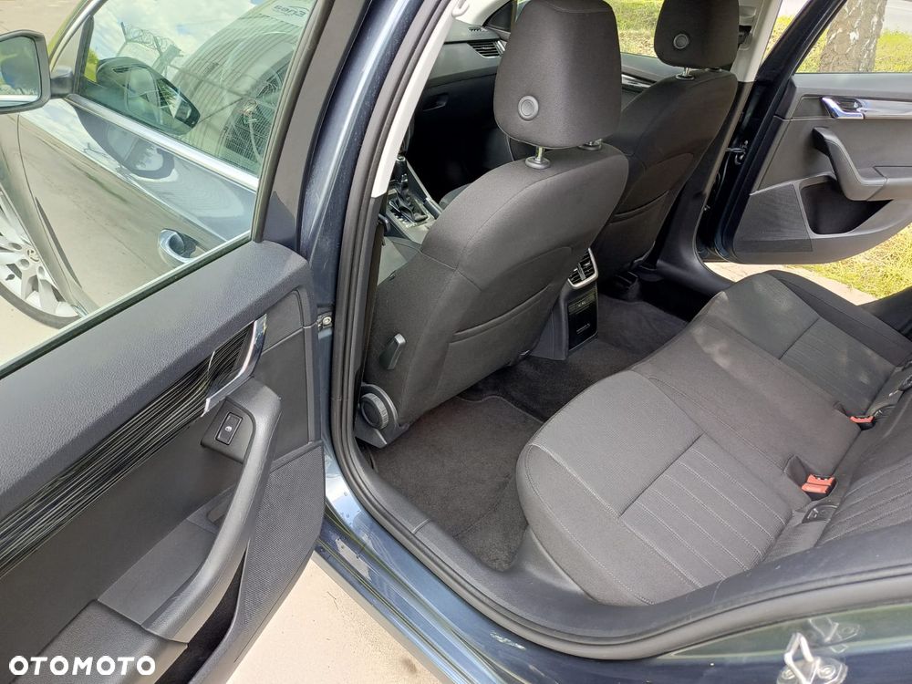 Skoda Octavia 2.0 TDI DSG Style - 9