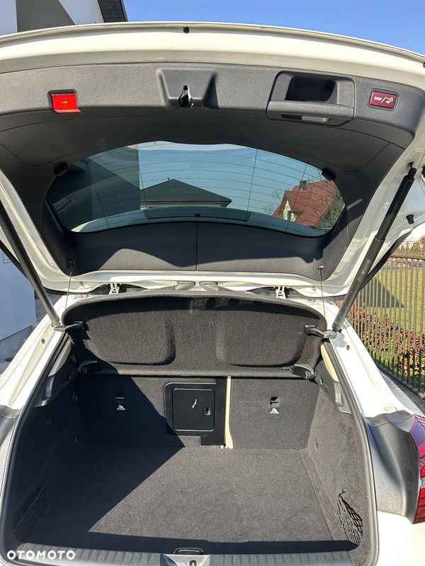 Mercedes-Benz GLA 250 7G-DCT UrbanStyle Edition - 14