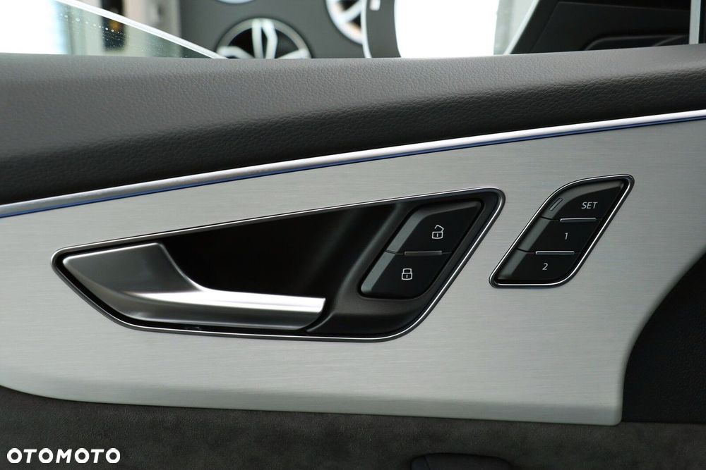 Audi SQ8 - 25