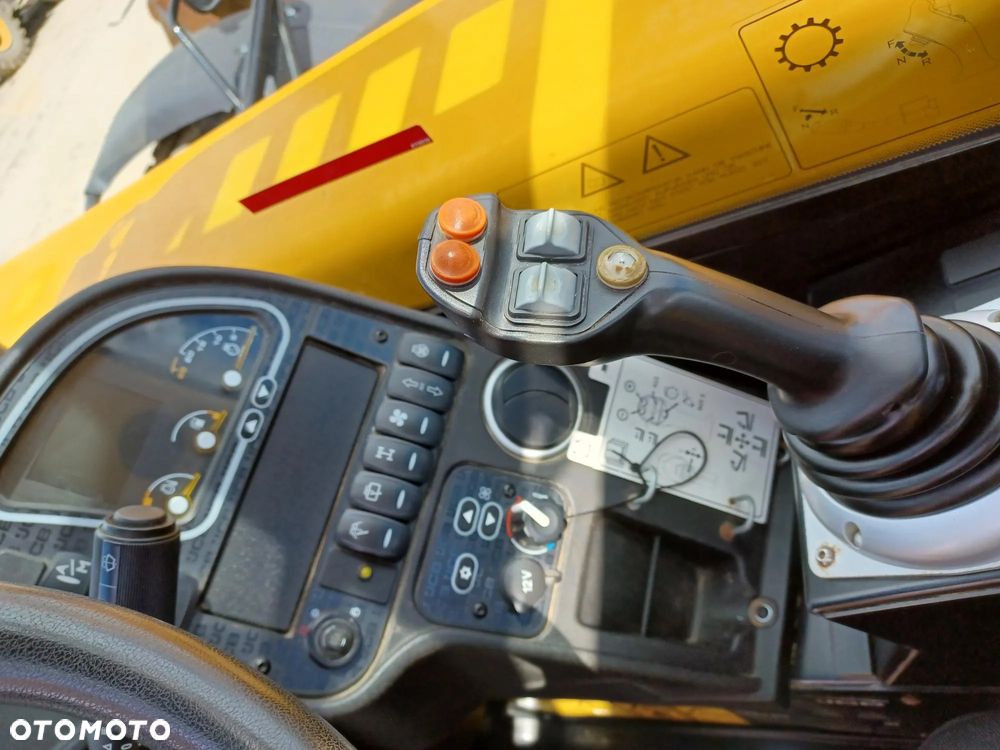 JCB 560-80 Agri Plus - 7