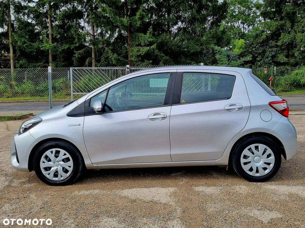 Toyota Yaris Hybrid 100 Active EU6 - 8