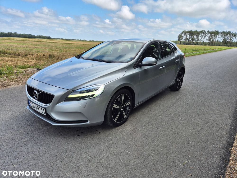 Volvo V40 D3 Momentum - 1