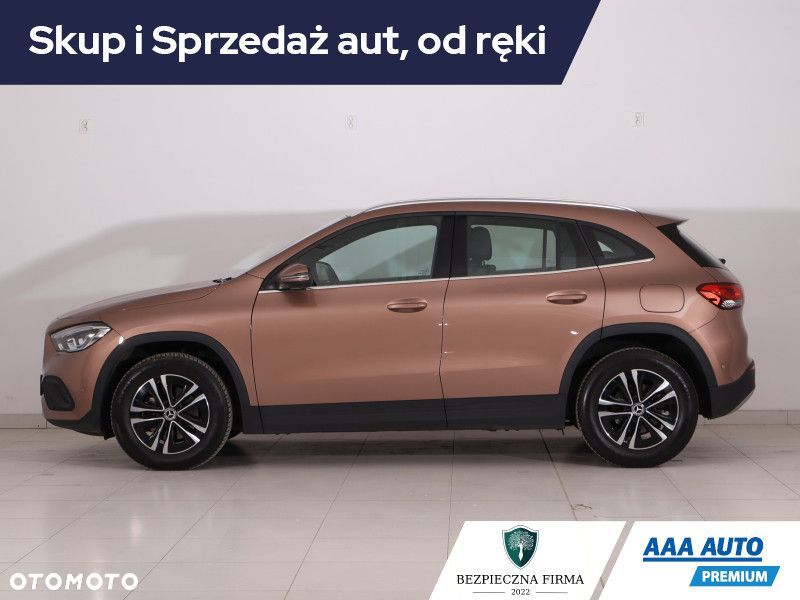 Mercedes-Benz GLA - 4