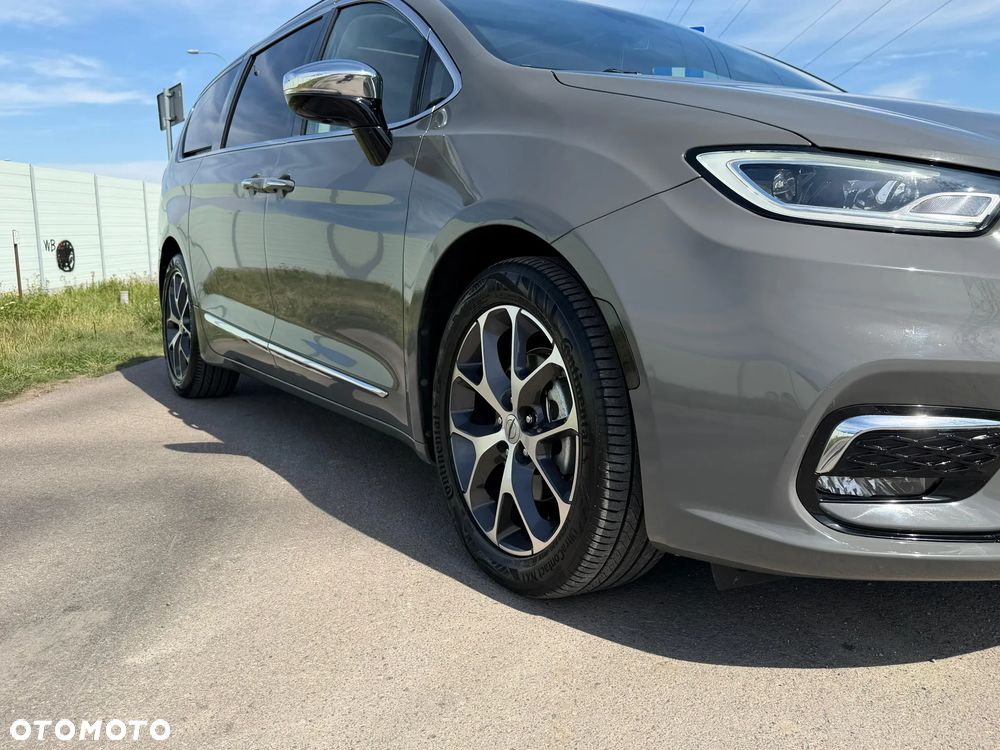 Chrysler Pacifica - 7